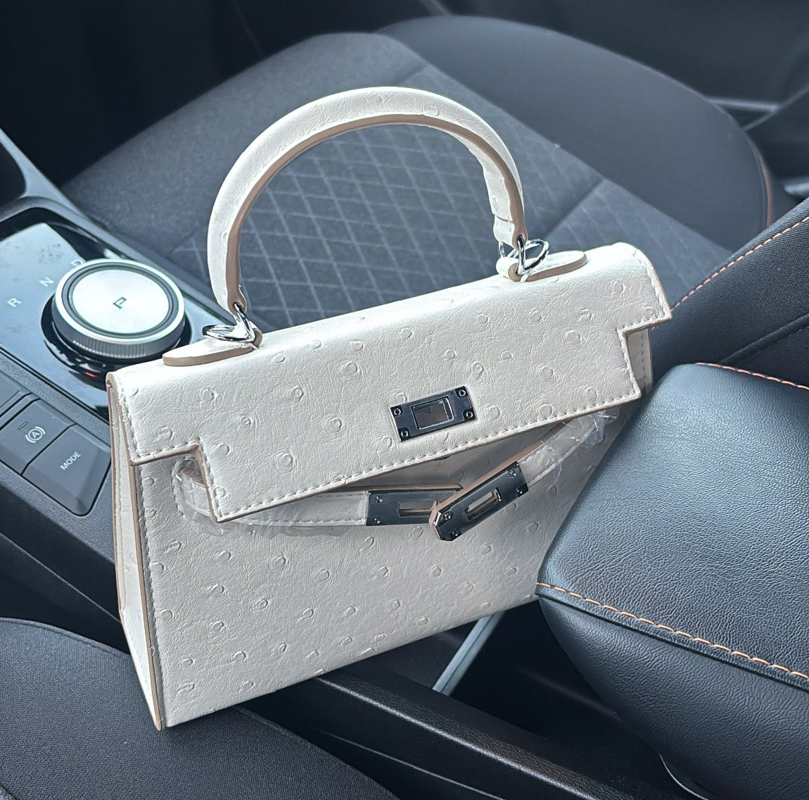 Sac «Blanc Perle» boucle argenté